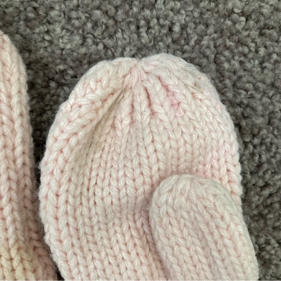 GAP Beanie with Mittens Set - Picture 4 of 5